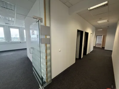 6-Zimmer-Gewerbeimmobilie mieten in Mödling – 323 m², € 4.137 – Bild 4 von 19