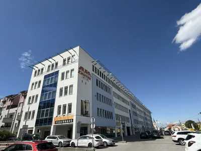 6-Zimmer-Gewerbeimmobilie mieten in Mödling – 323 m², € 4.137 – Bild 1 von 19