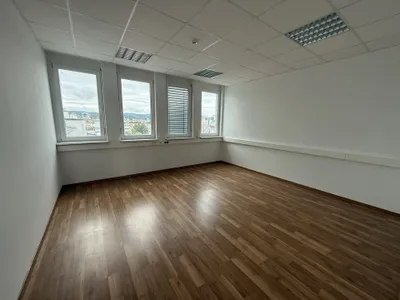 6-Zimmer-Gewerbeimmobilie mieten in Mödling – 323 m², € 4.137 – Bild 14 von 19