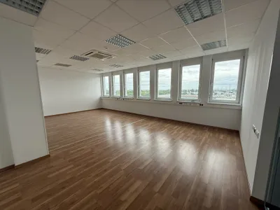 6-Zimmer-Gewerbeimmobilie mieten in Mödling – 323 m², € 4.137 – Bild 9 von 19