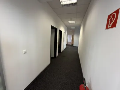 6-Zimmer-Gewerbeimmobilie mieten in Mödling – 323 m², € 4.137 – Bild 11 von 19