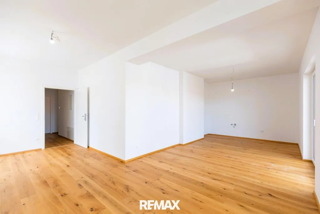 Erstbezug! Moderne 83 m² 3-Raum-Wohnung mit Balkon und Parkplatz - Ansicht 2