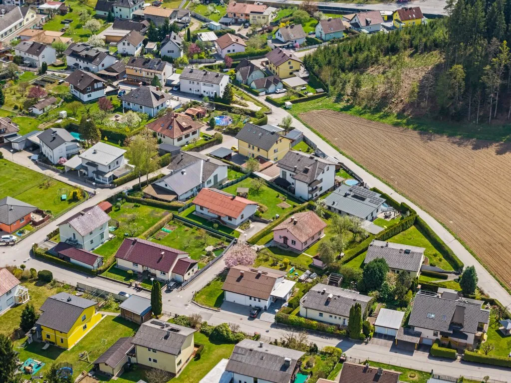Aus Bestand Neues schaffen - Seltene Gelegenheit in sonniger Siedlungslage! - Ansicht 2