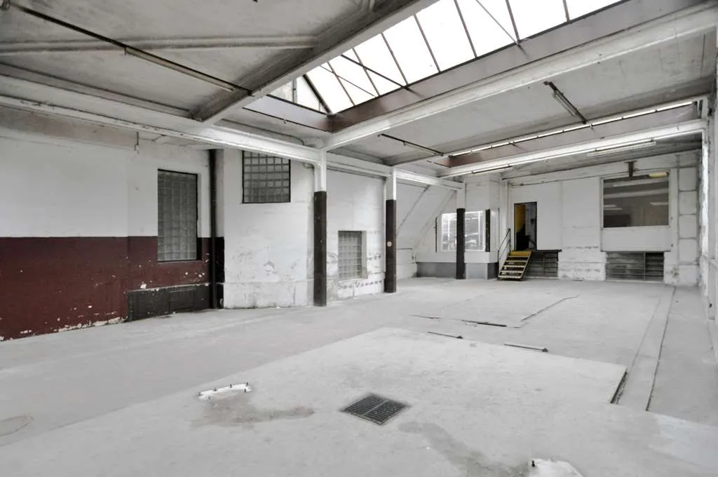 Trockene Lagerhalle / Werkstatt / Atelier 170m²! Nähe U3! - Ansicht 2