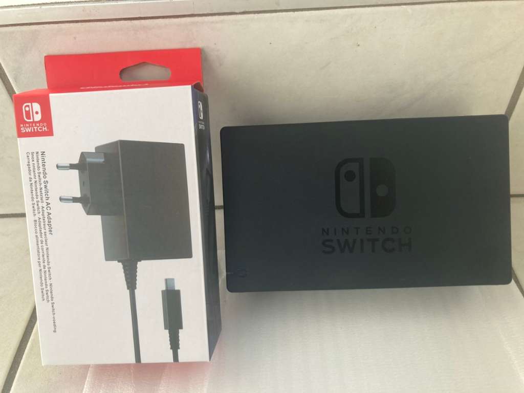 Nintendo outlets Switch Dock Set