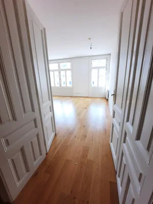 Schöne Wohnung im Stil Altbau