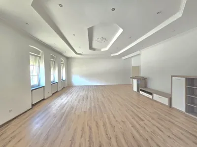 Haus kaufen in Gänserndorf – 350 m², € 329.000