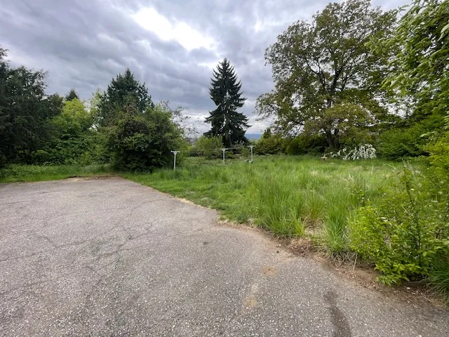 8740 Zeltweg - Baugrundstück ca. 3000m², 9 Garagen und Zinshaus ca. 1000 m² - Ansicht 3