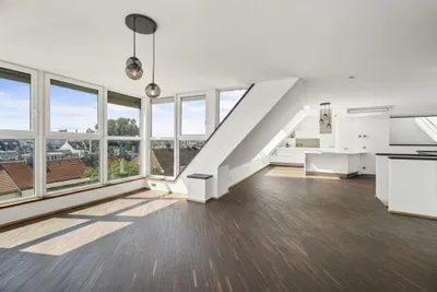 Wohnen über den Dächern: Exklusive Maisonette mit Terrassen & 360° Panoramablick – Bild 2