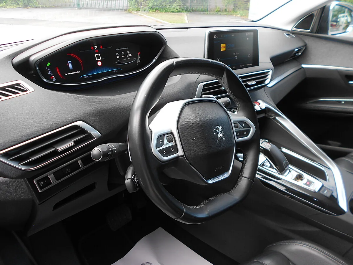 Peugeot 5008 1.2 PureTech 130 Allure – Bild 12