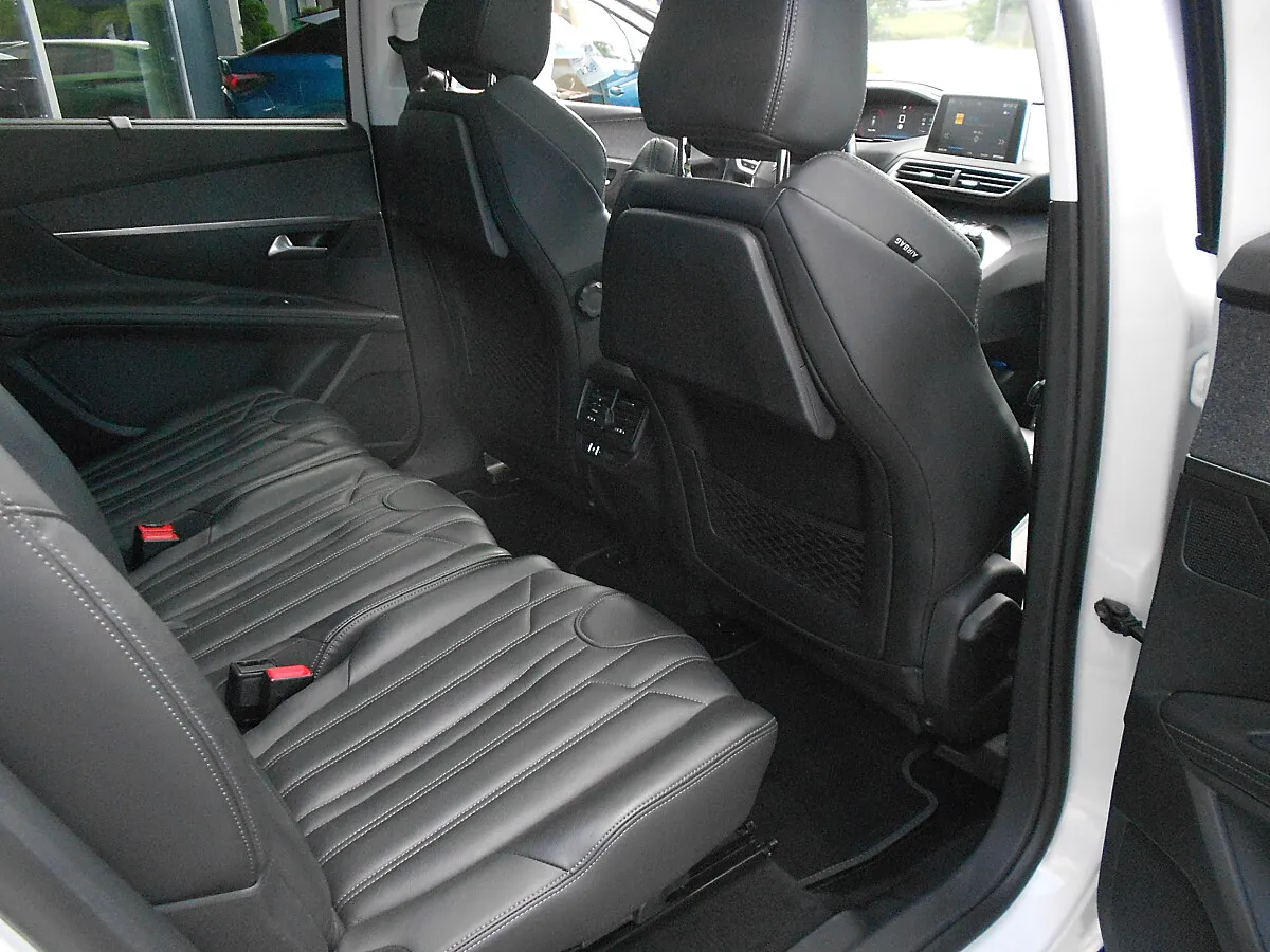 Peugeot 5008 1.2 PureTech 130 Allure – Bild 18