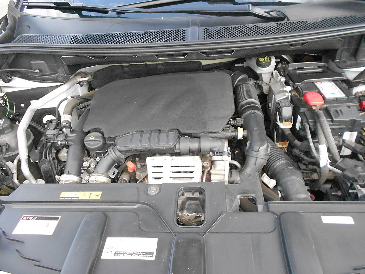 Peugeot 5008 1.2 PureTech 130 Allure – Bild 22