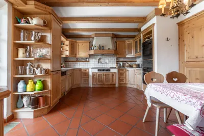 7-Zimmer-Haus mieten in Kitzbühel – 253,78 m², € 6.500 – Bild 3 von 12