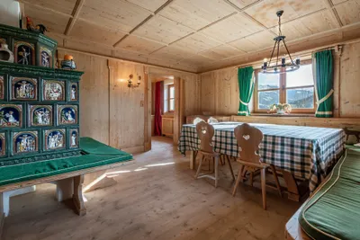 7-Zimmer-Haus mieten in Kitzbühel – 253,78 m², € 6.500 – Bild 2 von 12