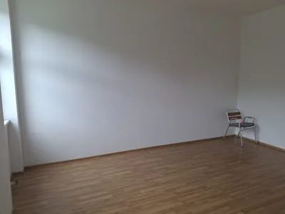 Helle 1-Zimmer Wohnung mit Top-Verkehrsanbindung – Bild 2