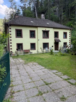 13-Zimmer-Gewerbeimmobilie kaufen in Wiener Neustadt Land – 315 m², € 250.000