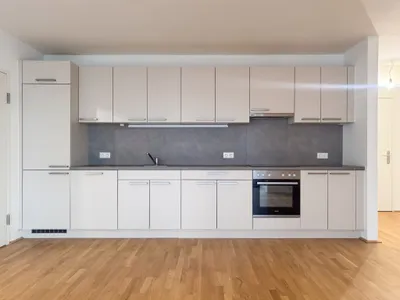 Lichtdurchflutete Wohnung | 2 Zi. + Balkon | 6 Min. U6/S-bahn & Wasserpark | Ruhelage – Bild 3