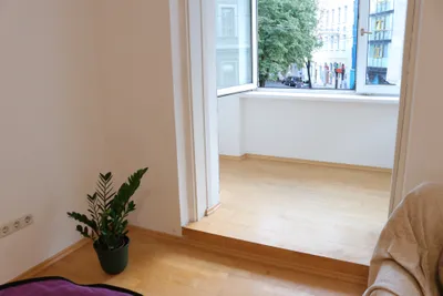 Helle 2-Zimmer-Wohnung mit Loggia | Lift | 75 m² | WG-tauglich | 20. Bezirk | Augartennähe – Bild 2