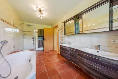 7-Zimmer-Haus kaufen in Braunau am Inn – 225 m², € 799.950 – Bild 5 von 9