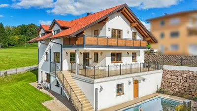 7-Zimmer-Haus kaufen in Braunau am Inn – 225 m², € 799.950 – Bild 1 von 9
