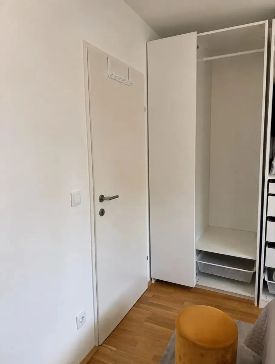 IKEA FARDAL Pax Tür weiß hochglanz 50x229 + 4 Scharnieren NEUWERTIG, € 45,- (1220 Wien)