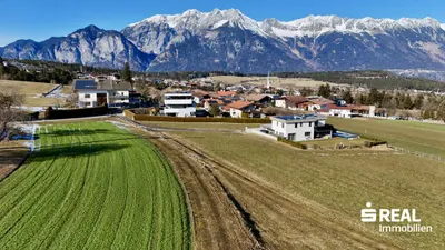 Grundstück kaufen in Innsbruck-Land – 780 m², € 990.000 – Bild 2 von 9