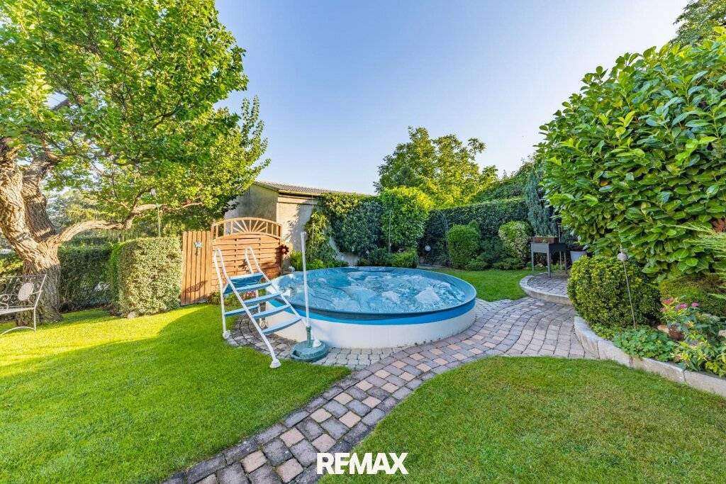 TOP PREISLEISTUNGSVERHÄLTNIS! 3 Wohnetagen mit Pool, Balkon, Garage, Wintergärten und Panoramablick!, Hollabrunn
