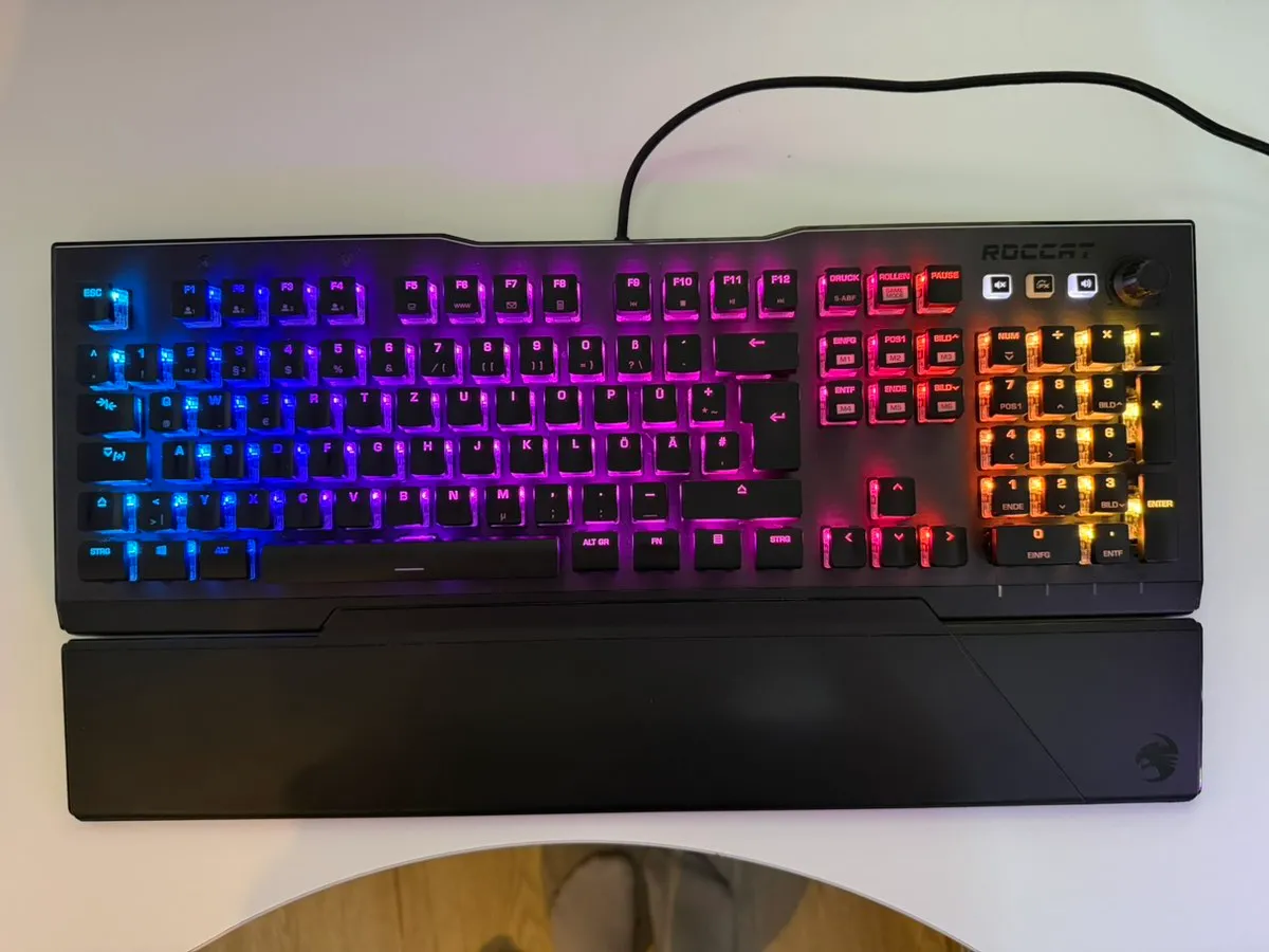 ROCCAT Vulcan 121 AIMO