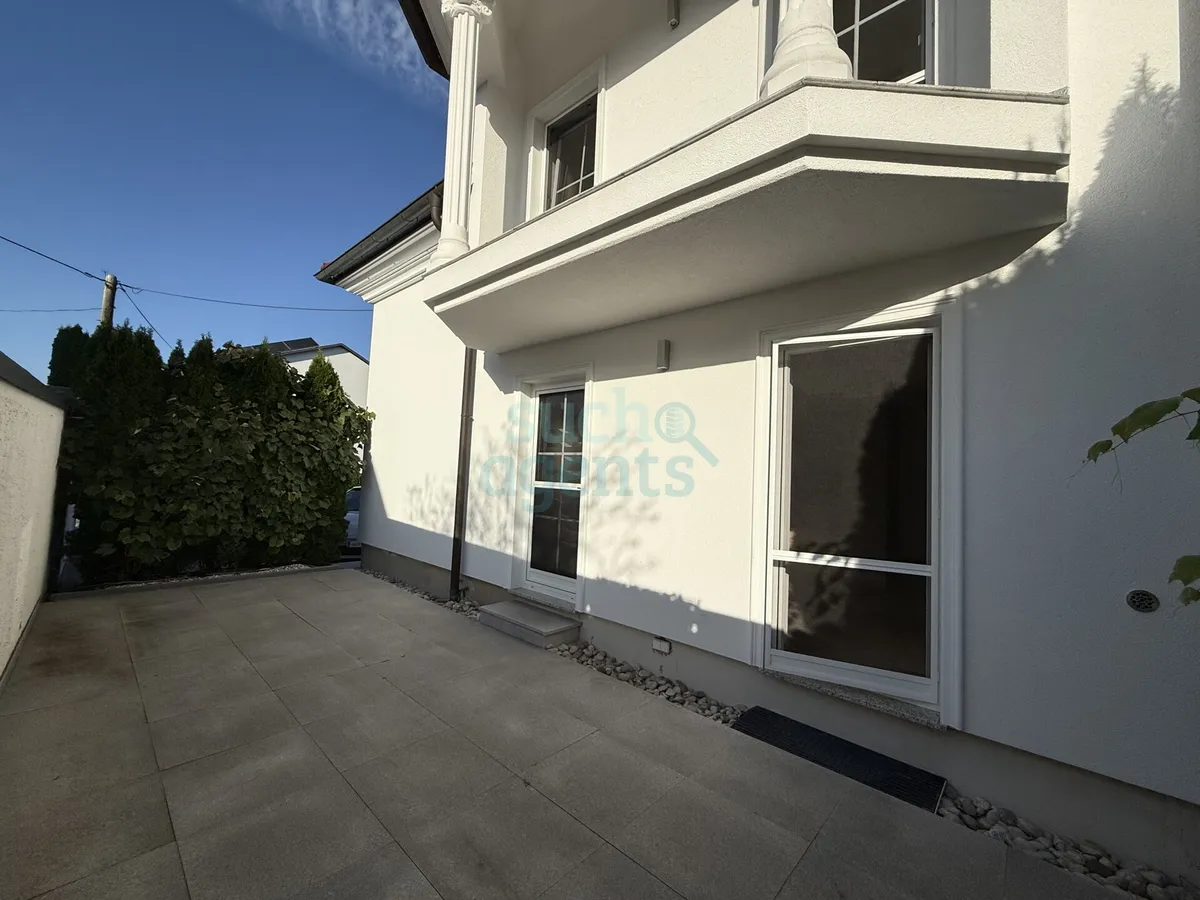 Exklusive Haushälfte mit moderner Küche, Marmorböden und 150 m² Nutzfläche - Ansicht 3