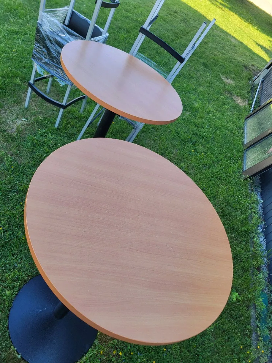 Stehtisch, € 80,- (8112 Gratwein)