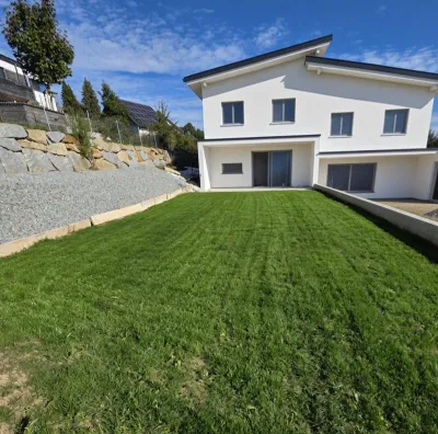 Haus kaufen in Vöcklabruck – 136 m², € 505.000 – Bild 2 von 2