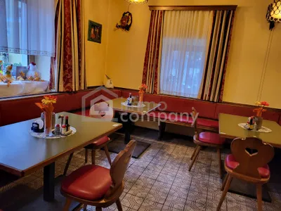 Gewerbeimmobilie kaufen in Neunkirchen – 900 m², € 365.000 – Bild 2 von 8
