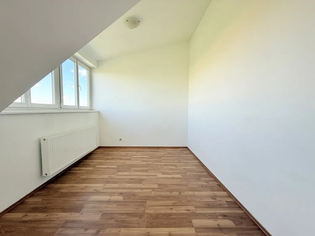 Charmante 3-Zimmer Dachgeschosswohnung mit Top-Anbindung an die Öffis - Ansicht 3