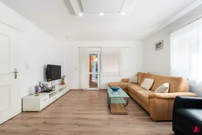 6-Zimmer-Gewerbeimmobilie kaufen in Kufstein – 240 m², € 895.000 – Bild 5 von 32