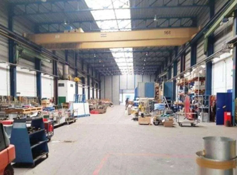 Gewerbeobjekt (Hallen/Produktion/Büro) ca 2000 m² sofort verfügbar weitere 1195m 2 ab 1.7. 26 verfügbar - Ansicht 3