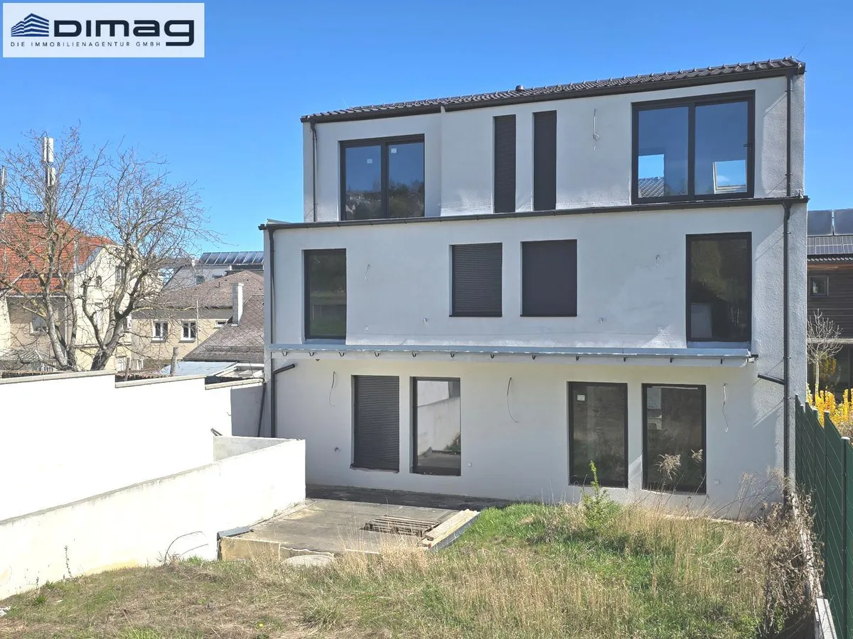Erstbezug - moderne, sehr sonnige Penthousemaisonette mit großzügigen Freiflächen und Weitblick in Klosterneuburg – pohled 3