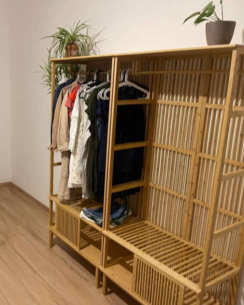 Offener Kleiderschrank/ Garderobe aus Bambus (wie Nordiska),  150,- (1020  Wien) - willhaben