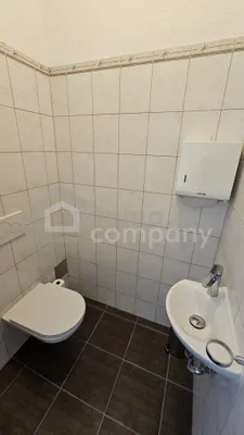 Gewerbeimmobilie mieten in Bruck an der Leitha – 77,51 m², € 950 – Bild 7 von 12