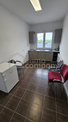 Gewerbeimmobilie mieten in Bruck an der Leitha – 77,51 m², € 950 – Bild 6 von 12