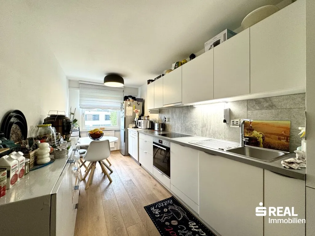Modernisierte 4-Zimmerwohnung mit Balkon und Garagenbox – pohled 2