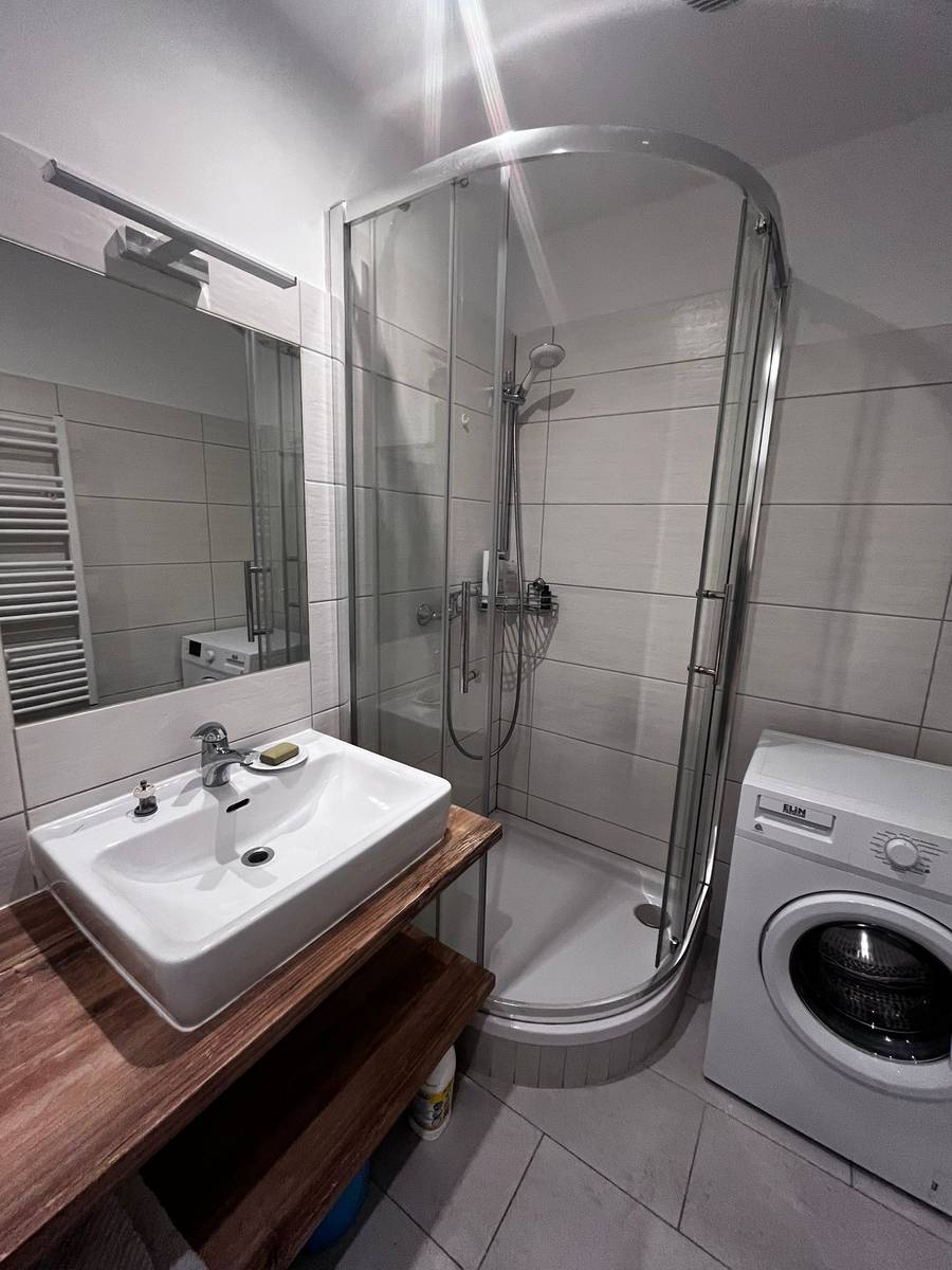 Helle 2-Zimmer-Wohnung mit Loggia in bester Lage des 20. Bezirks - Nähe Donau & Millennium City - Widok 2