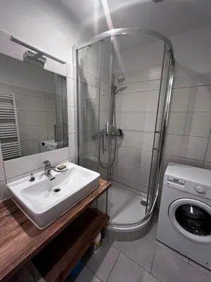 Helle 2-Zimmer-Wohnung mit Loggia in bester Lage des 20. Bezirks - Nähe Donau & Millennium City – Bild 2
