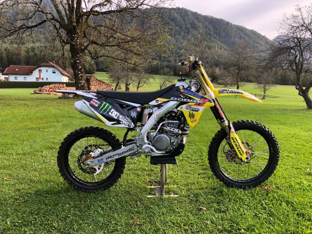 Suzuki RMZ 250 Motocross