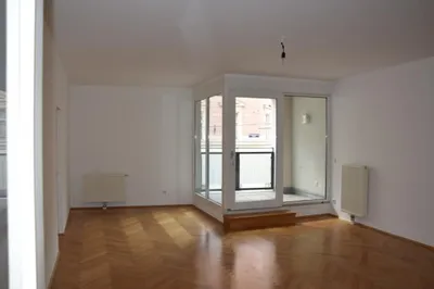 Sehr geräumige 2-Zimmer Wohnung mit Loggia in Nikolsdorfergasse / nahe 1040