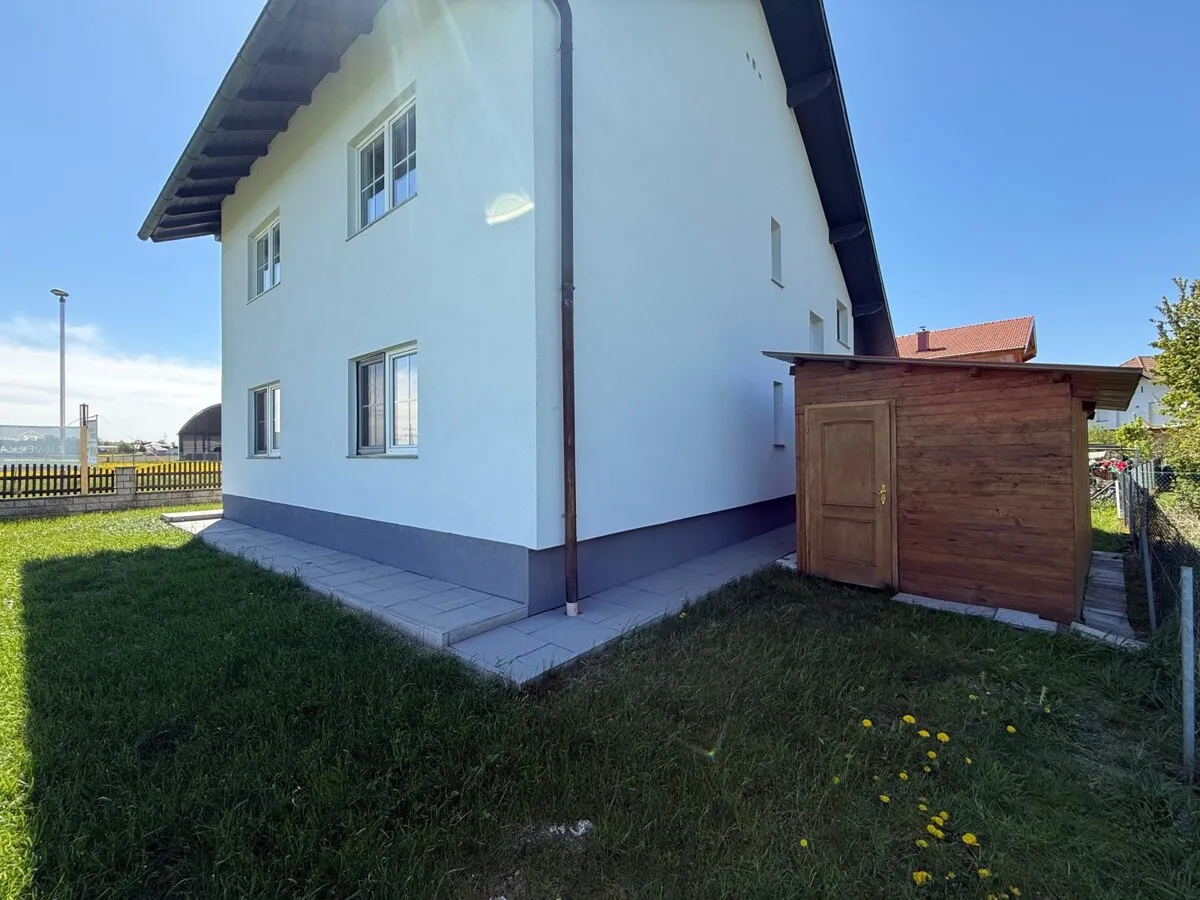 Eine Familie, zwei Einheiten - flexibel nutzbares Zweifamilienhaus - Ansicht 2