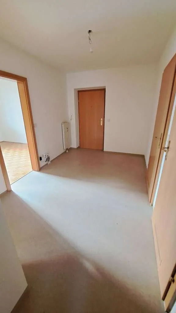 1/2 Miete für 1/2 Jahr --- Charmante 3-Zimmer-Wohnung mit Südbalkon im Herzen von Hatzendorf – pohled 3