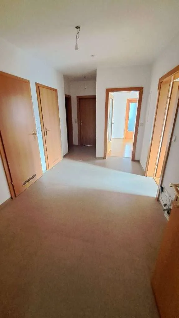 1/2 Miete für 1/2 Jahr --- Charmante 3-Zimmer-Wohnung mit Südbalkon im Herzen von Hatzendorf – pohled 2