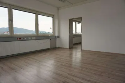 3-Zimmer-Gewerbeimmobilie mieten in Linz – 136 m², € 1.379 – Bild 2 von 6