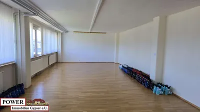 Gewerbeimmobilie mieten in Braunau am Inn – 283 m², € 2.260 – Bild 2 von 4
