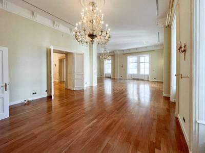 Prachtvolle Palaiswohnung auf 349 m² nahe Minoritenplatz - zu mieten in 1010 Wien